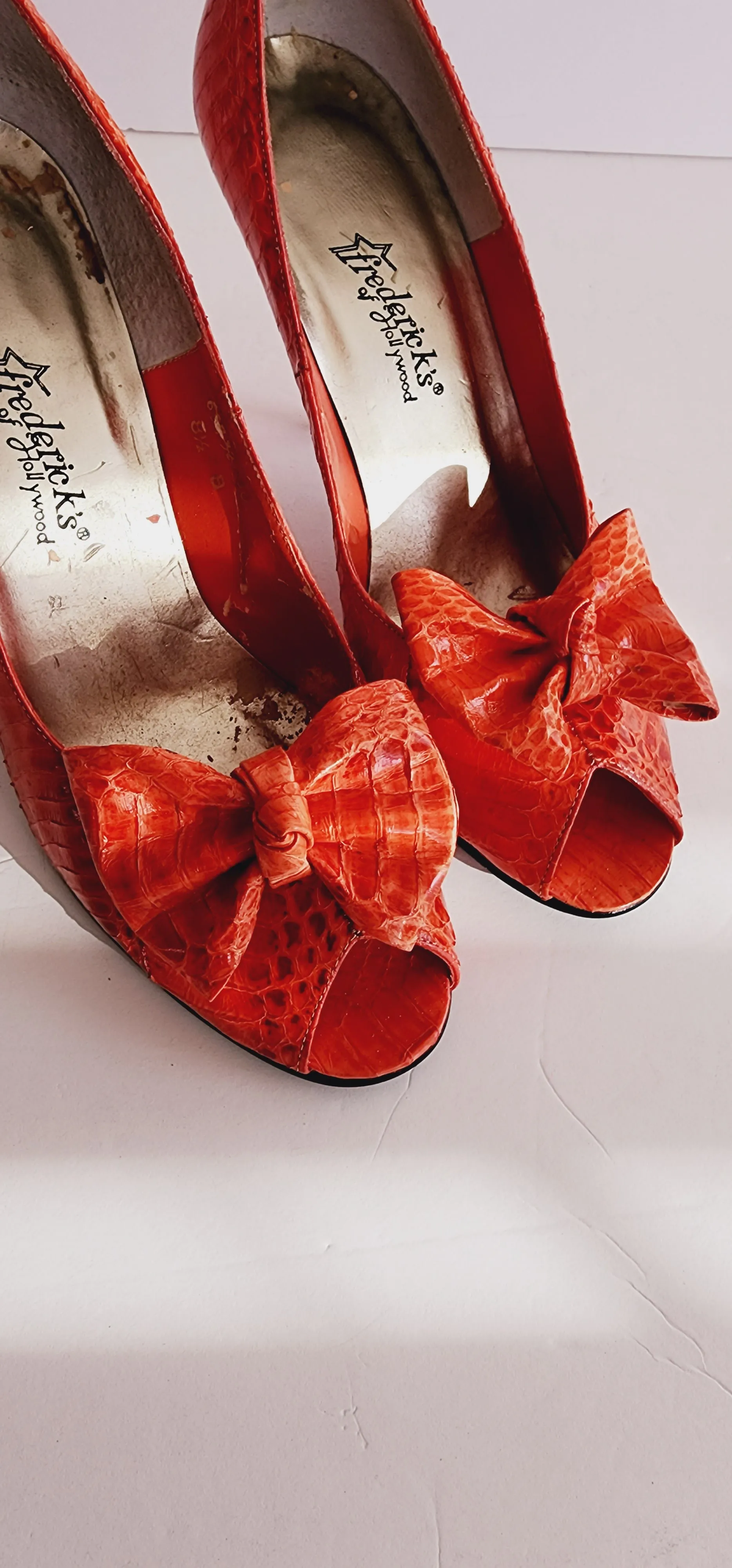 1980s Red High Heels w/Bows Faux Snakeskin Fredericks of Hollywood 8.5