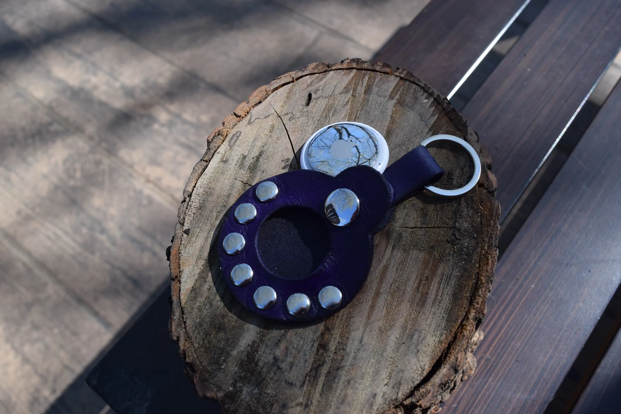 Apple AirTag Leather keychain with rivets