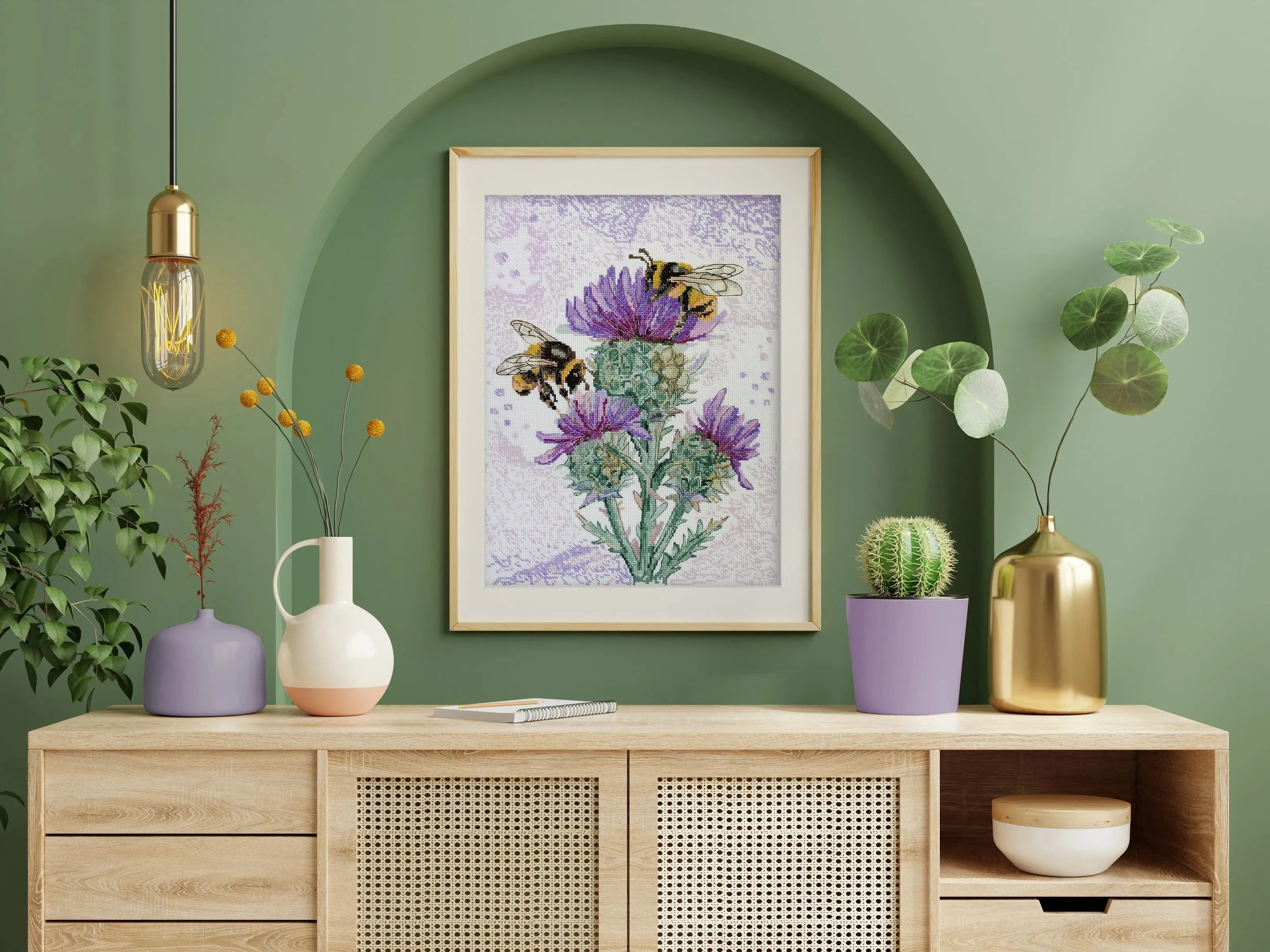 Cross-stitch kit Hunting for nectar AH-188