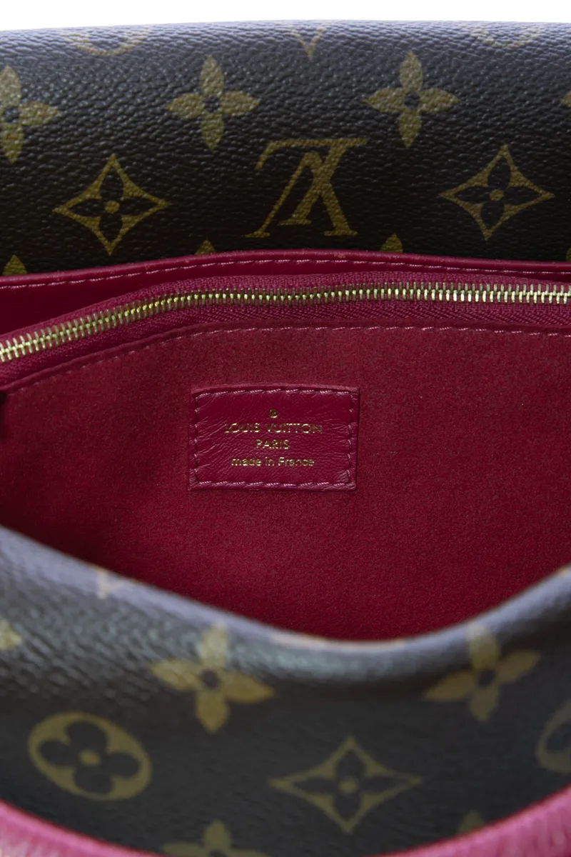 Double V Bag