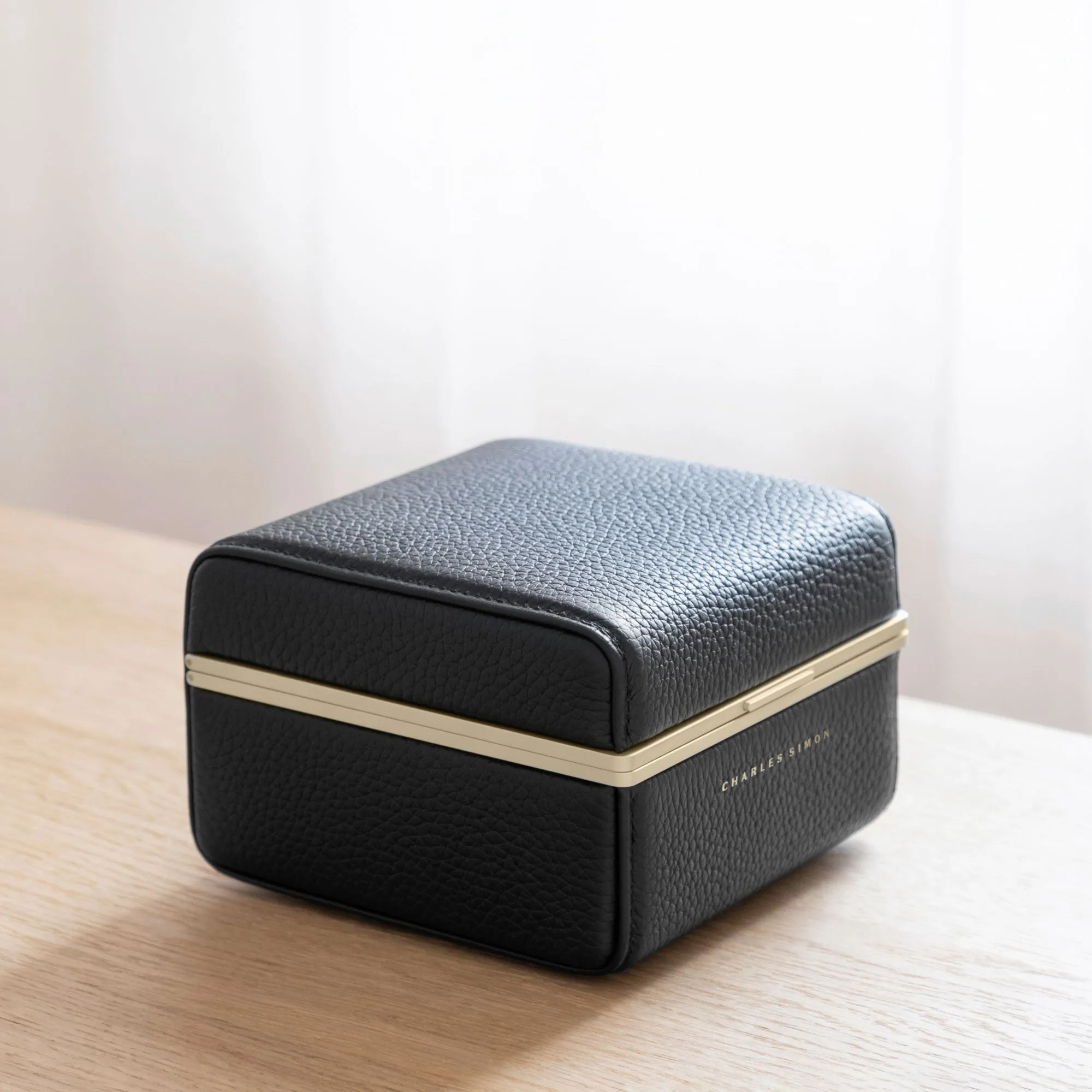 EATON 1 WATCH CASE - BLACK / CHAMPAGNE