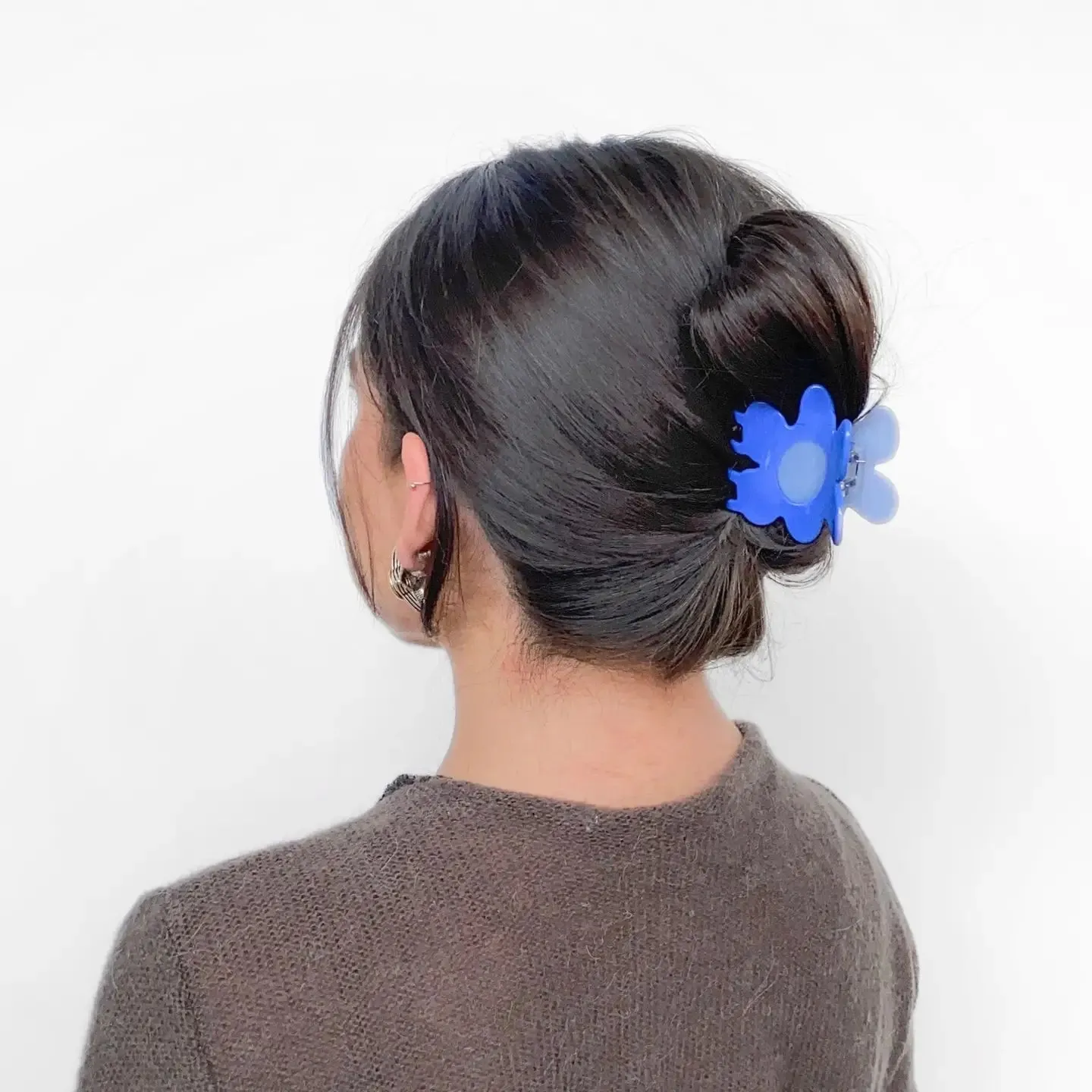 Flower Claw in Periwinkle   Blue