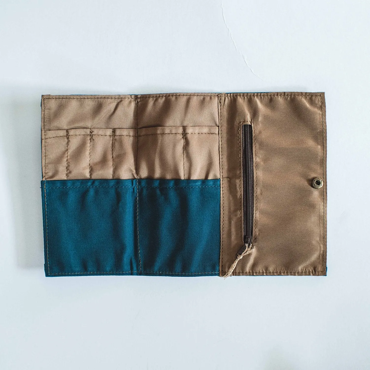 Gouache Cadden Waxed Canvas Trifold Organizer