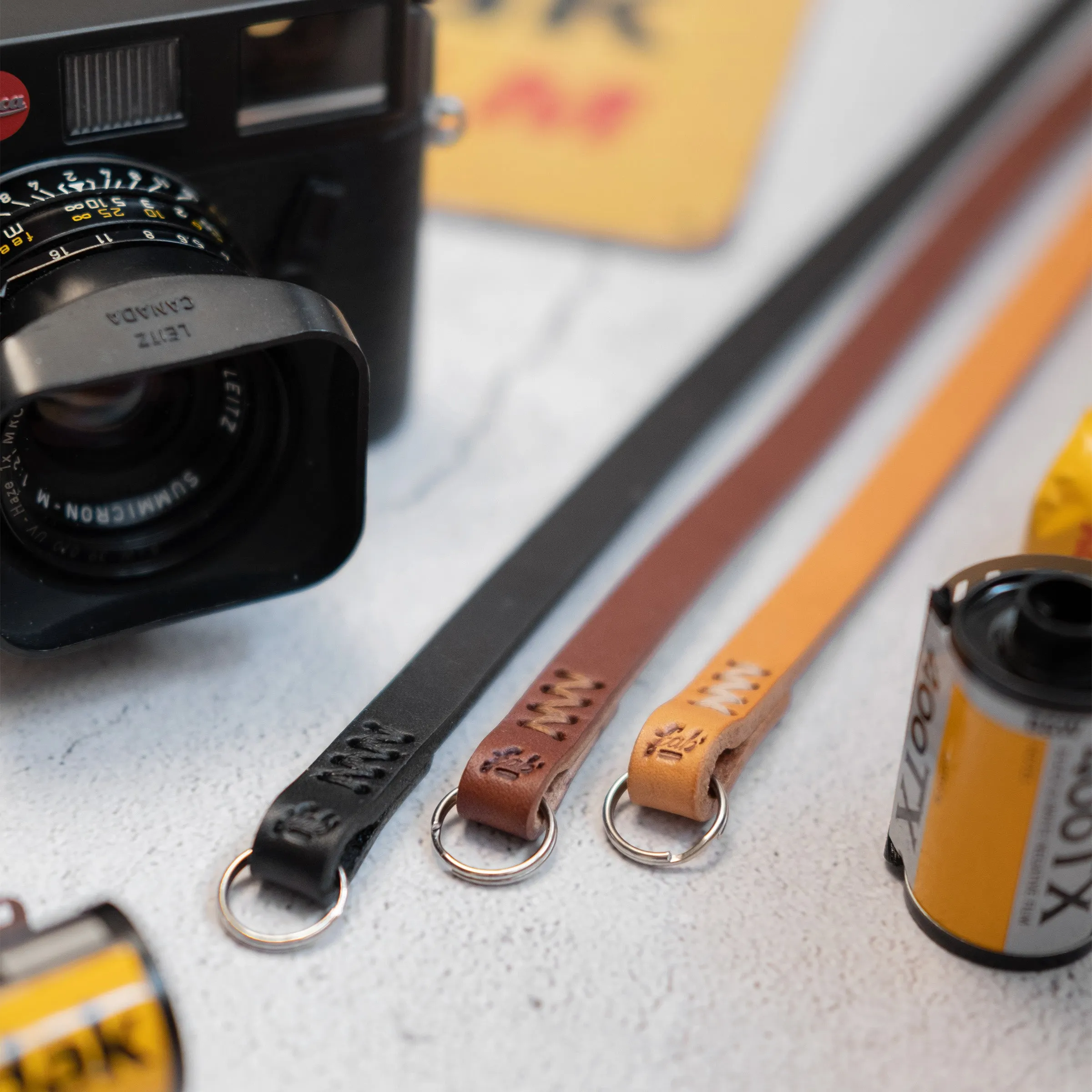 Leather camera strap (F4)