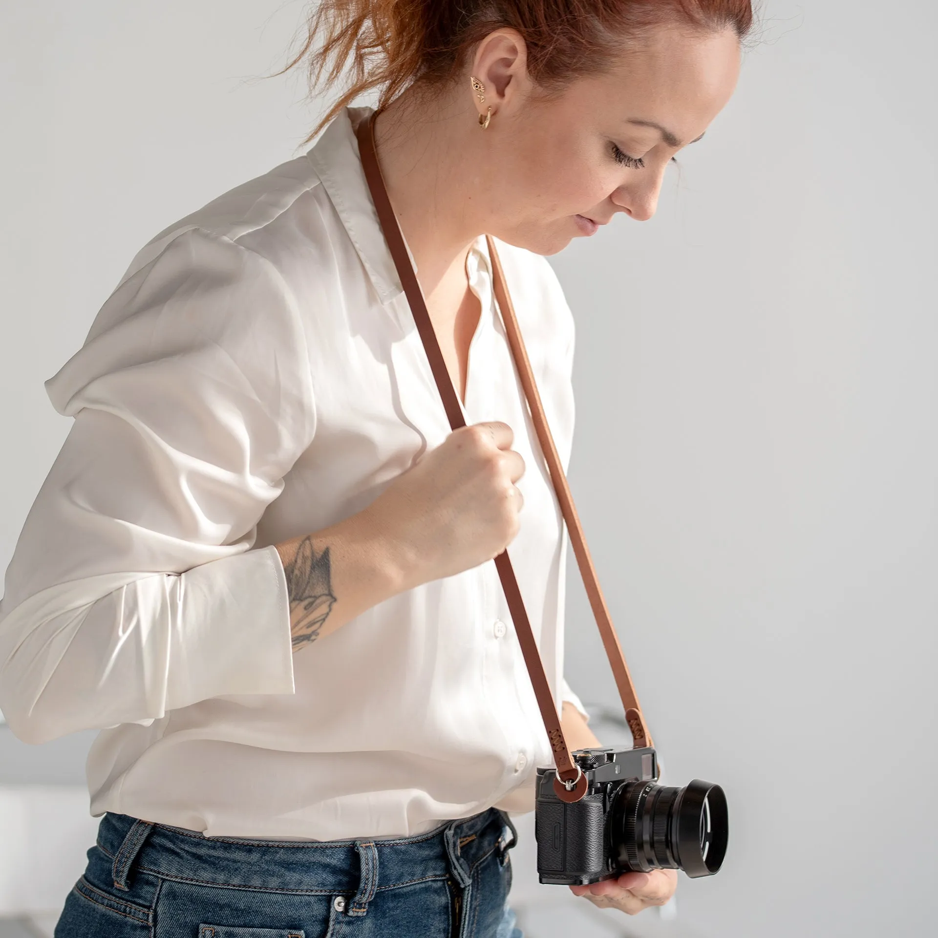 Leather camera strap (F4)