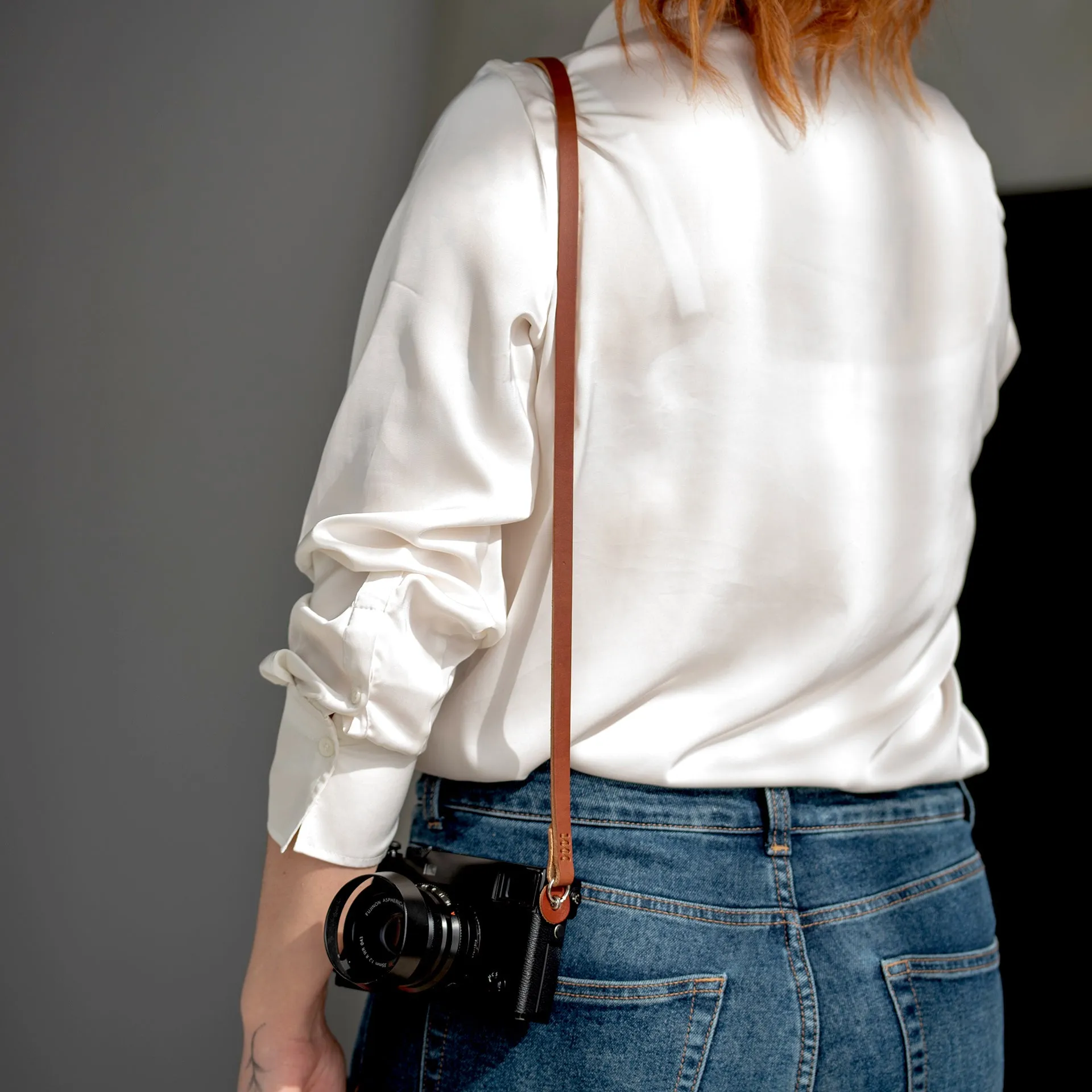 Leather camera strap (F4)