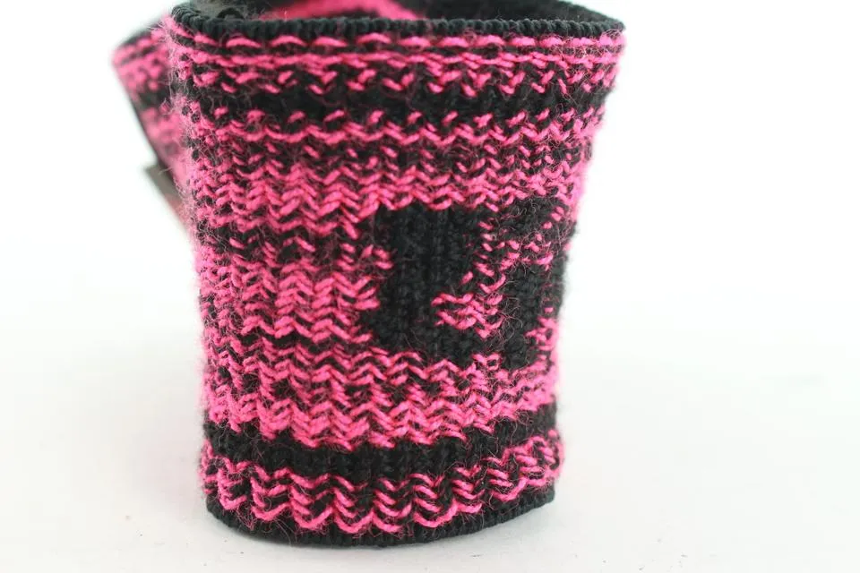 Louis Vuitton Stephen Sprouse Neon Pink Graffiti Wrist Band Gym Bracelet 431lvs61