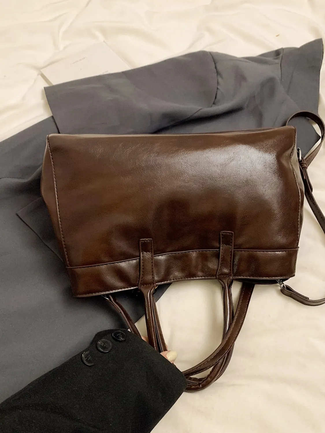 Luxe Charm PU Leather Handbag – With Signature Pendant