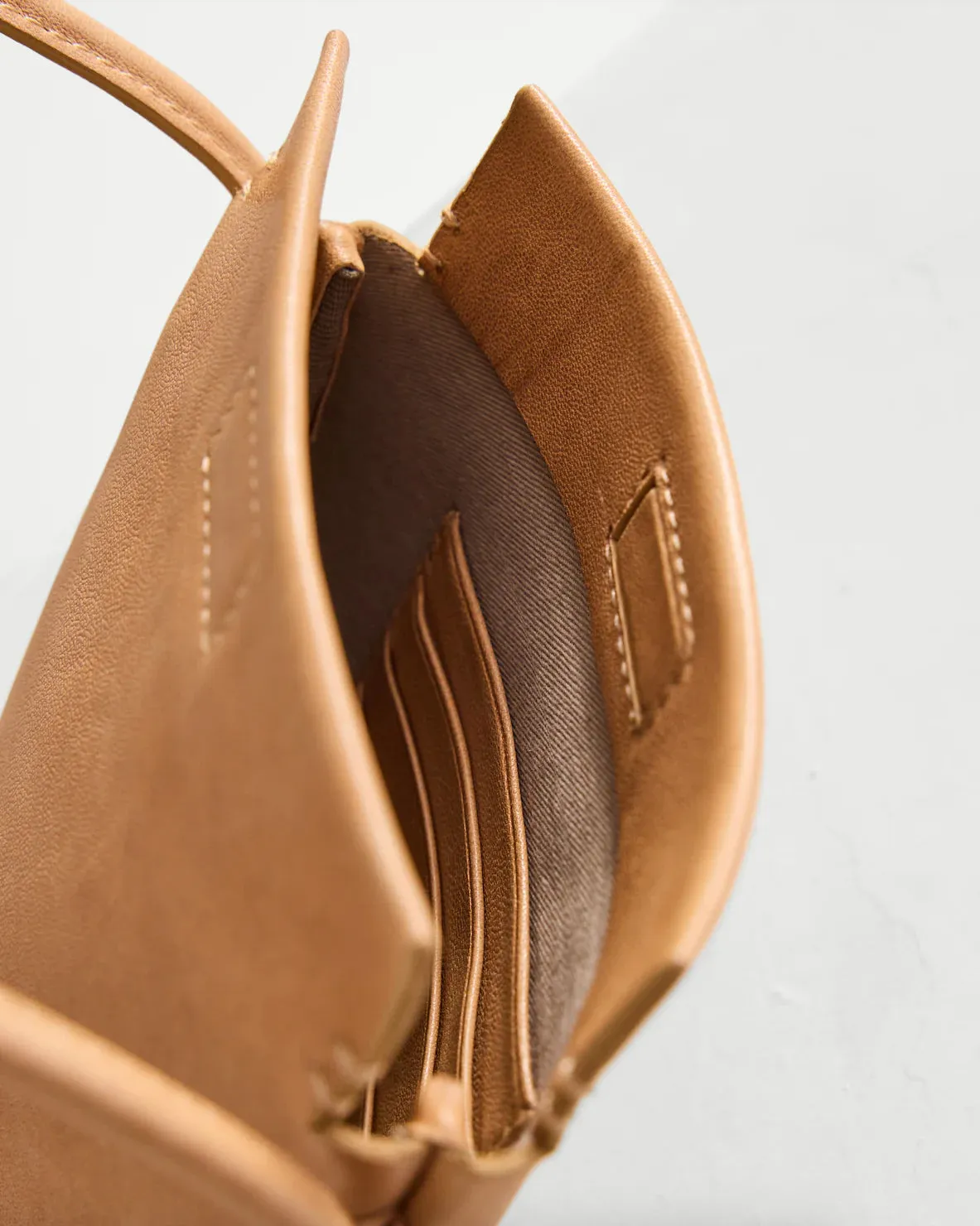 MARINA POUCH | TAN