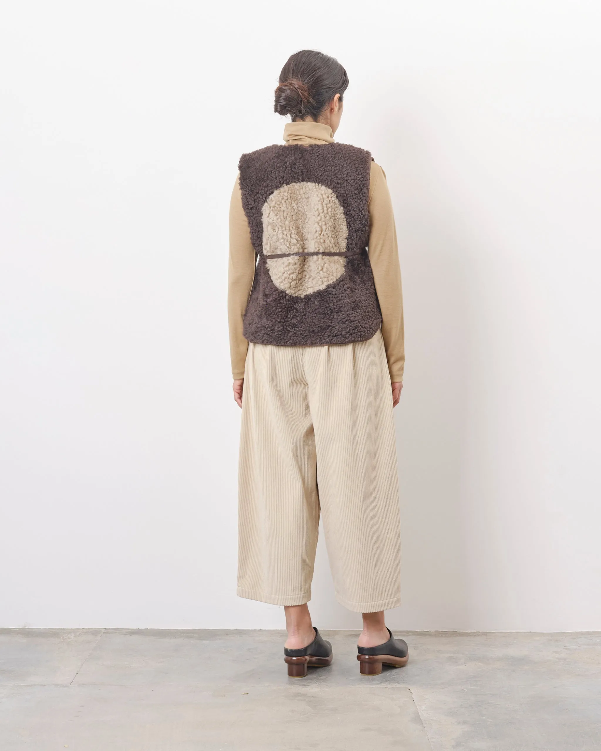 Moon Vest in Licorice