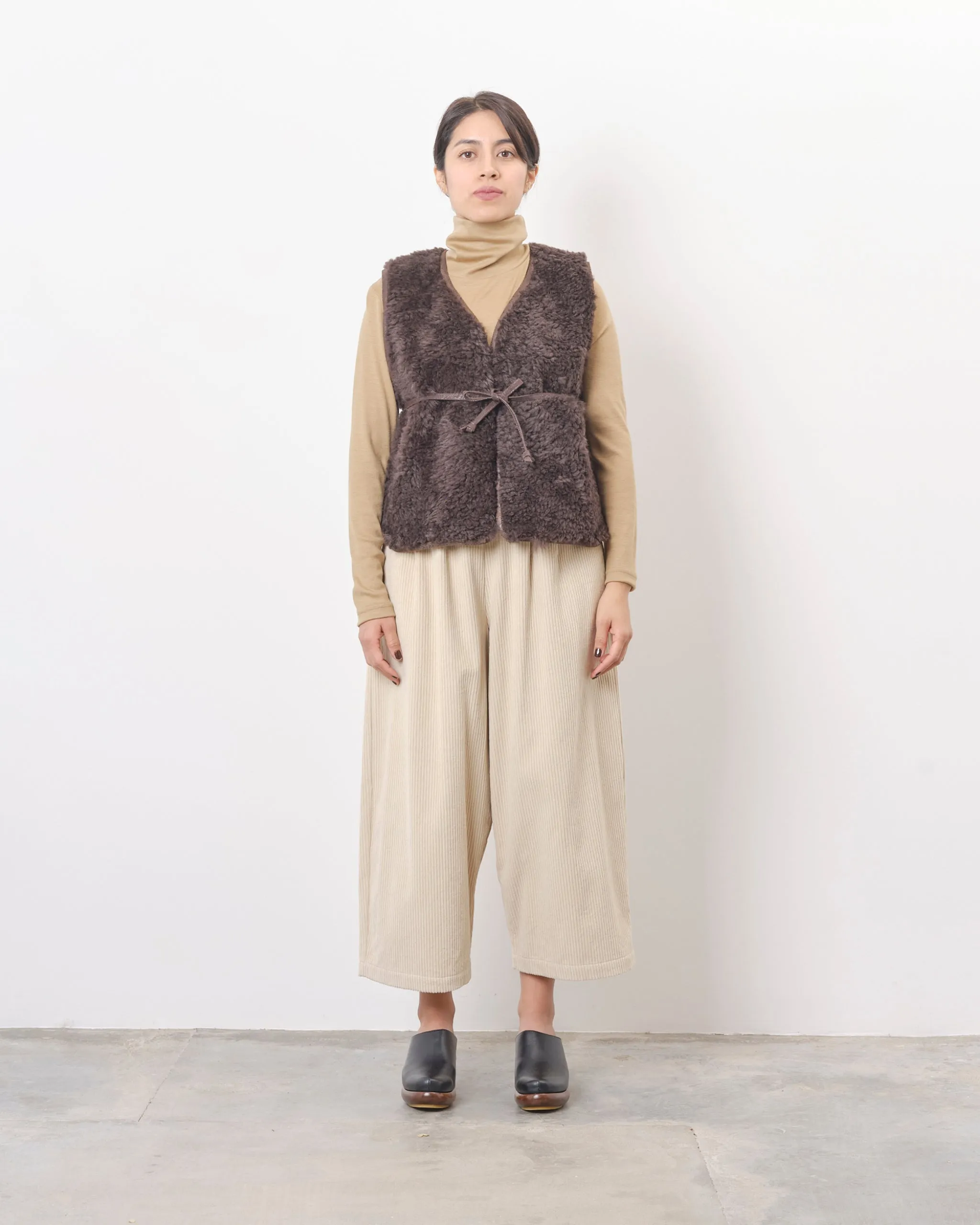Moon Vest in Licorice