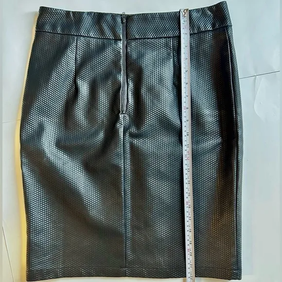 Pink martini faux leather skirt black size medium
