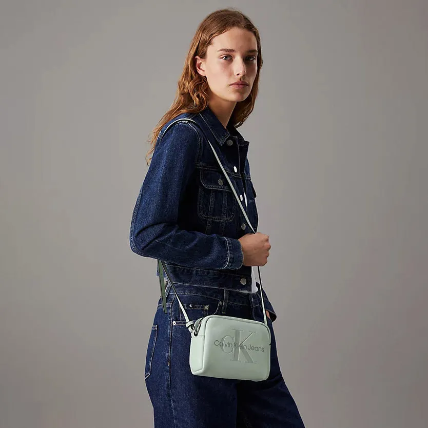 Sculpted Camera Bag - Light Green