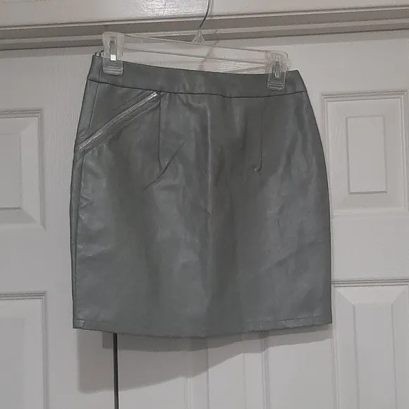 SEEK THE LABEL LF ASSYMETRICAL ZIP MINI SKIRT