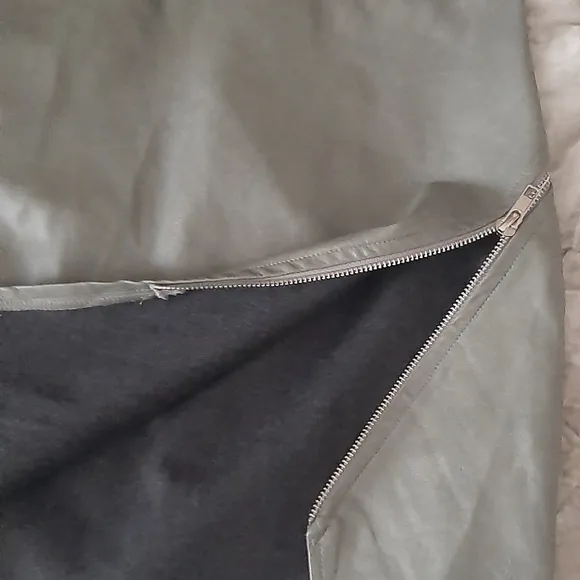 SEEK THE LABEL LF ASSYMETRICAL ZIP MINI SKIRT