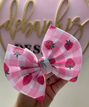 Strawberries bow/ Piggies