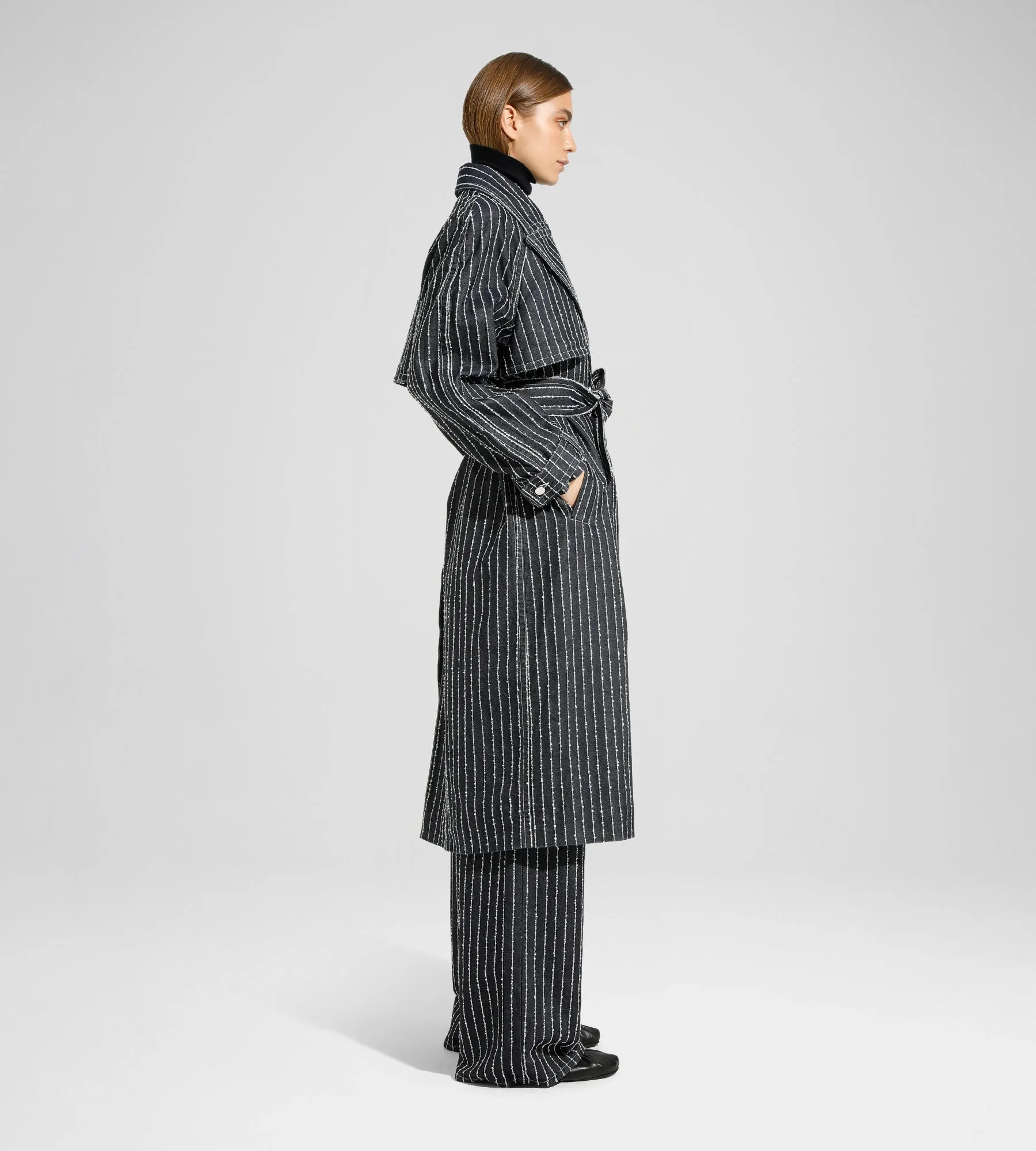 TRENCH COAT