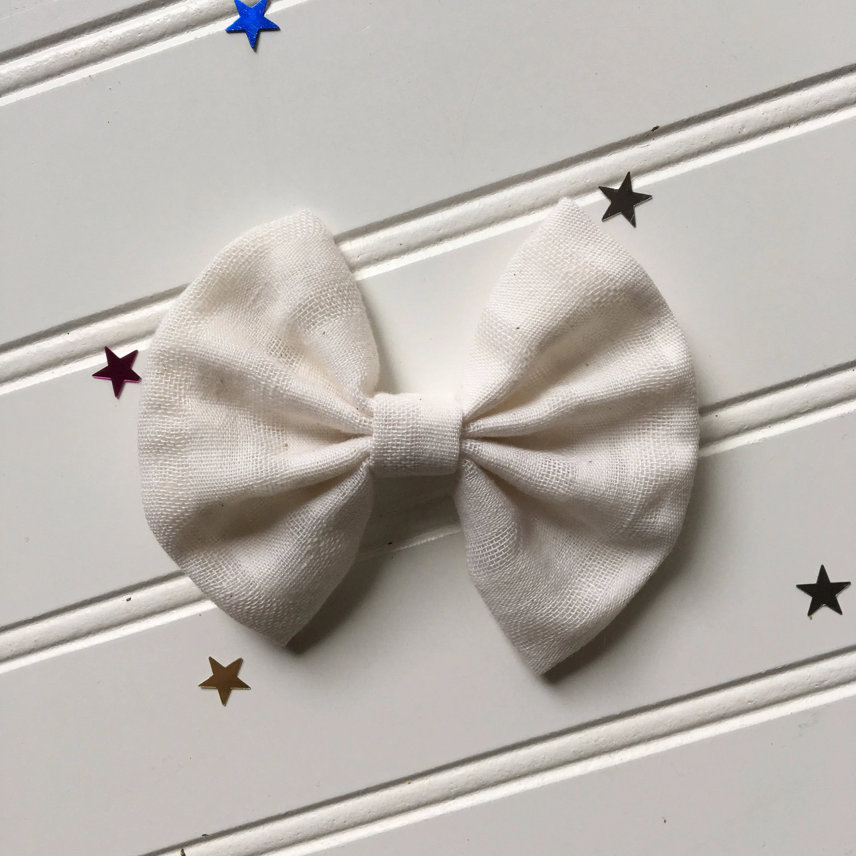 White chambray 4 inch bow