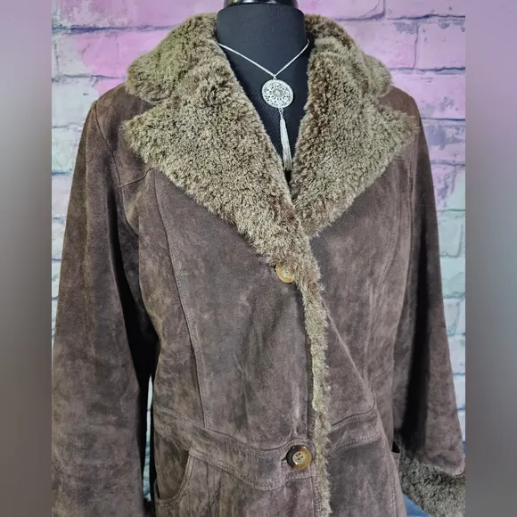 Women's genuine leather coat with super soft faux fur trim
