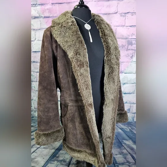 Women's genuine leather coat with super soft faux fur trim