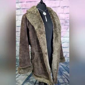 Women's genuine leather coat with super soft faux fur trim